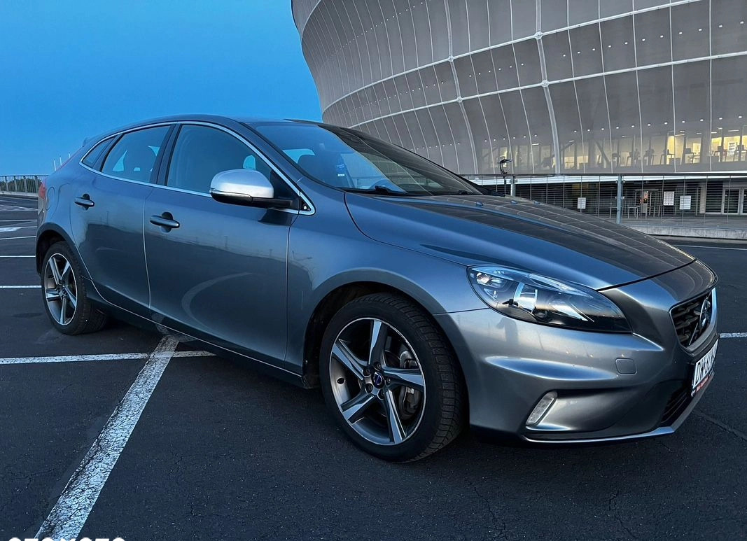 Volvo V40 cena 44900 przebieg: 211000, rok produkcji 2015 z Wrocław małe 67